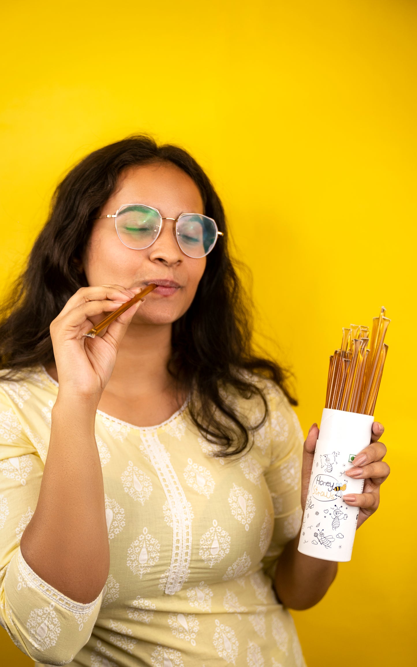 1 Straw Tube + 2 Honey Jars (150 gm each)